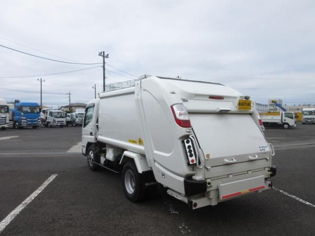 MITSUBISHI CANTER 2023