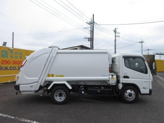 MITSUBISHI CANTER 2023