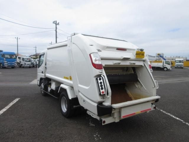 MITSUBISHI CANTER 2023