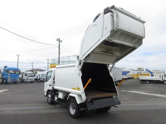 MITSUBISHI CANTER 2023