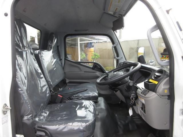 MITSUBISHI CANTER 2023