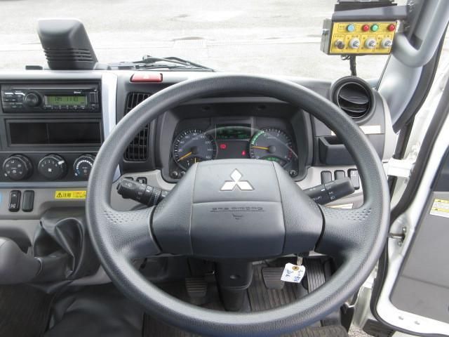 MITSUBISHI CANTER 2023