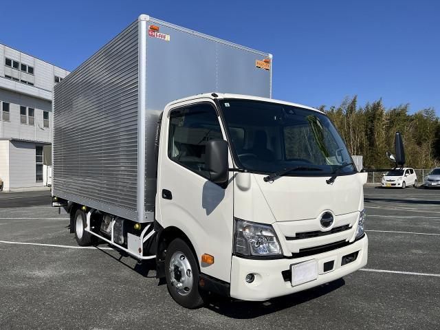 HINO DUTRO 2024