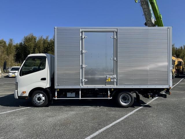 HINO DUTRO 2024