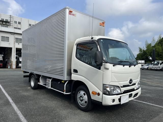 HINO DUTRO 2024