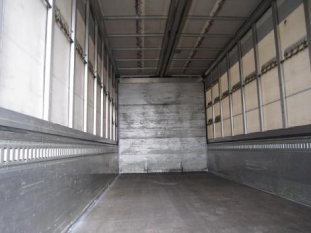 MITSUBISHI FUSOU FIGHTER 2004