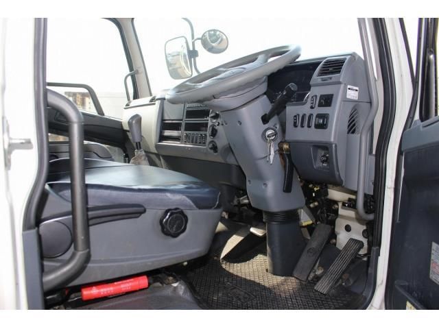 MITSUBISHI FUSOU FIGHTER 2006