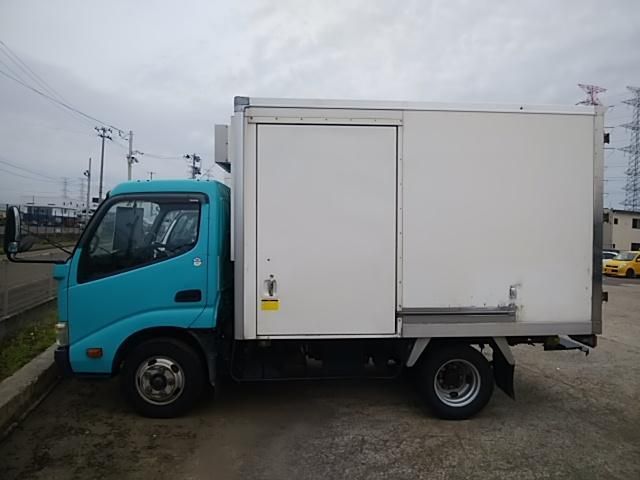 TOYOTA DYNA 2012