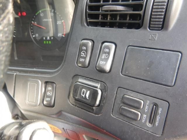 MITSUBISHI FUSOU SUPER GREAT 2015