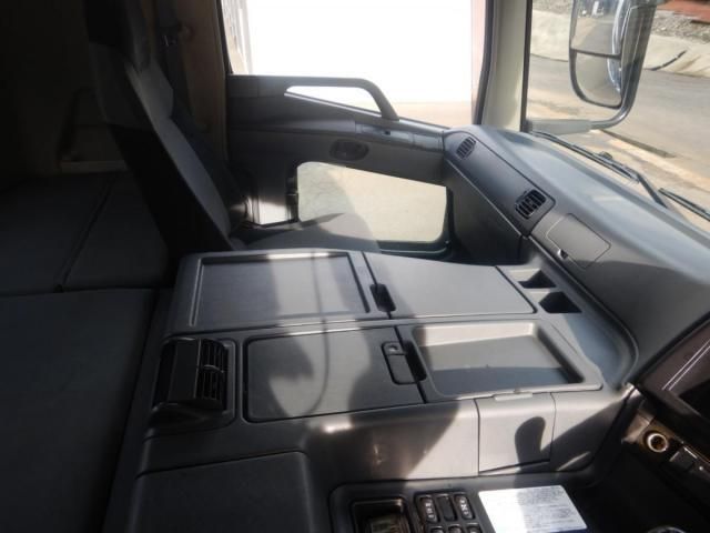 MITSUBISHI FUSOU SUPER GREAT 2015