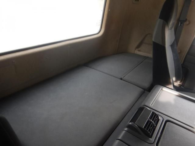 MITSUBISHI FUSOU SUPER GREAT 2015