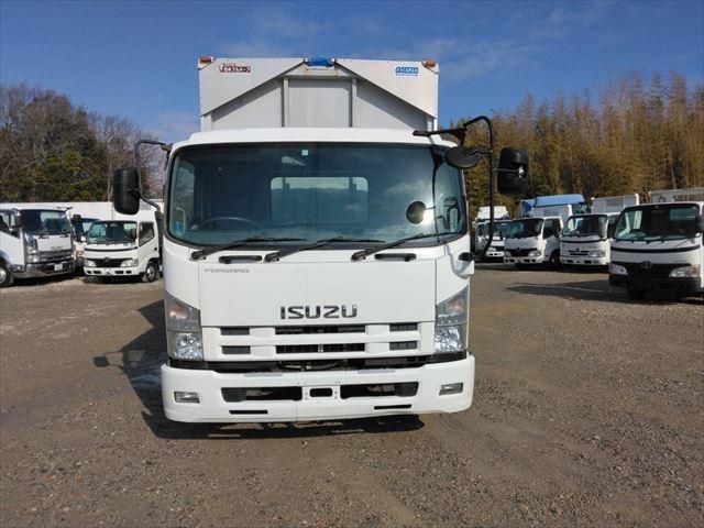 ISUZU FORWARD 2009