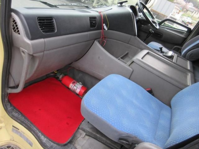 NISSAN DIESEL Quon 2006