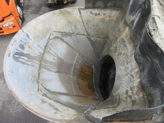 NISSAN DIESEL Quon 2006