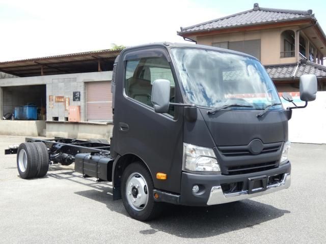 HINO DUTRO 2015