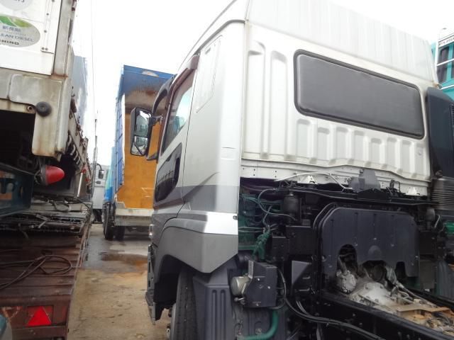 MITSUBISHI FUSOU SUPER GREAT 2012