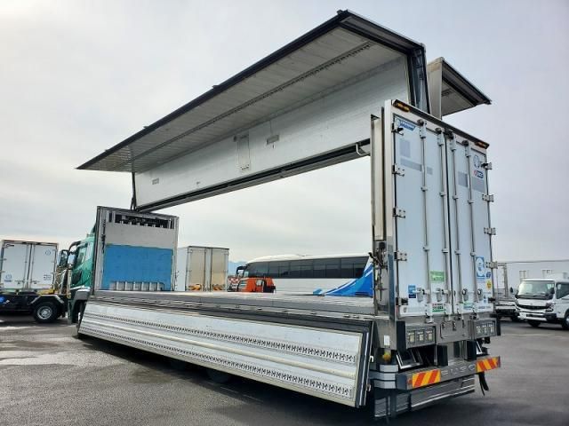 MITSUBISHI FUSOU SUPER GREAT 2012