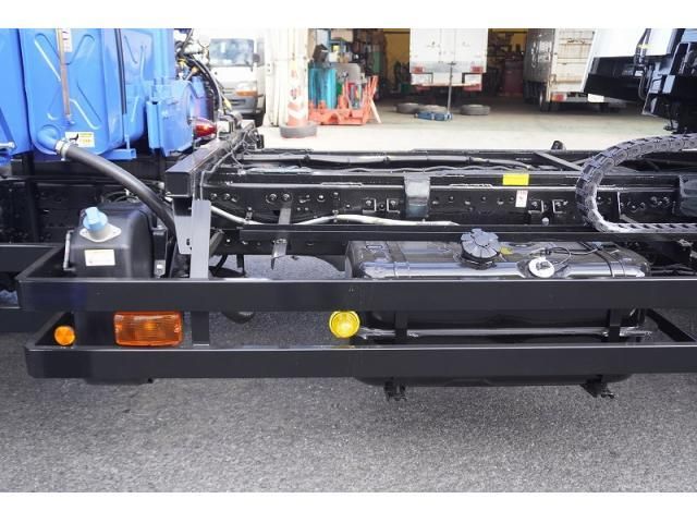 MITSUBISHI FUSOU FIGHTER 2023