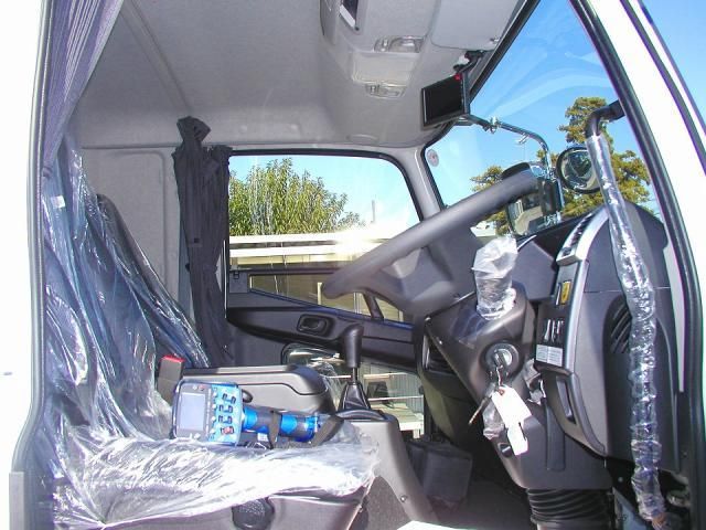 MITSUBISHI FUSOU FIGHTER 2023