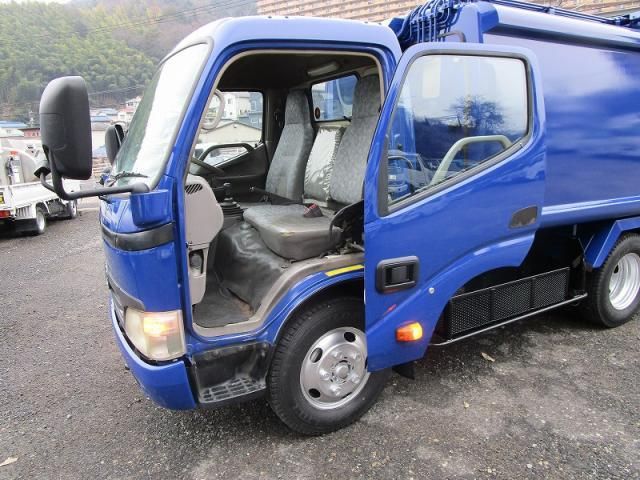 HINO DUTRO 2010