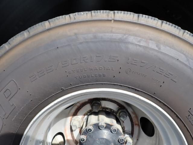 MITSUBISHI FUSOU FIGHTER 2014