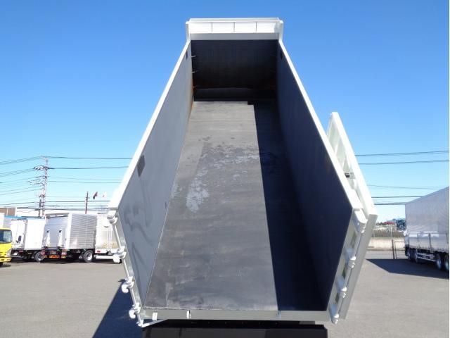 MITSUBISHI FUSOU SUPER GREAT 2023