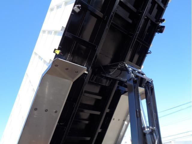 MITSUBISHI FUSOU SUPER GREAT 2023