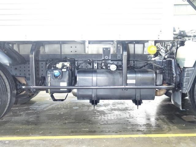 MITSUBISHI CANTER 2016