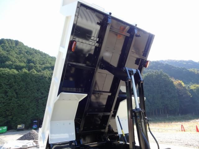 MITSUBISHI FUSOU FIGHTER 2023