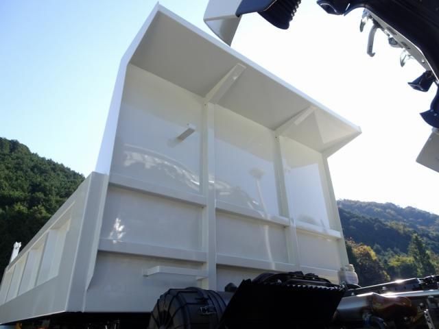 MITSUBISHI FUSOU FIGHTER 2023