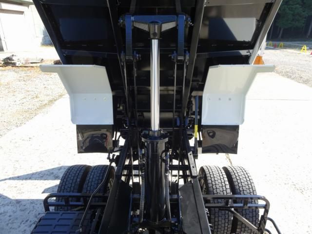 MITSUBISHI FUSOU FIGHTER 2023