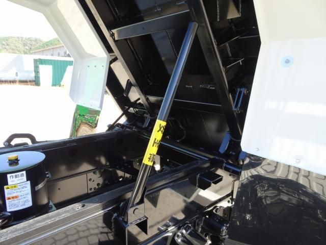 MITSUBISHI FUSOU FIGHTER 2023