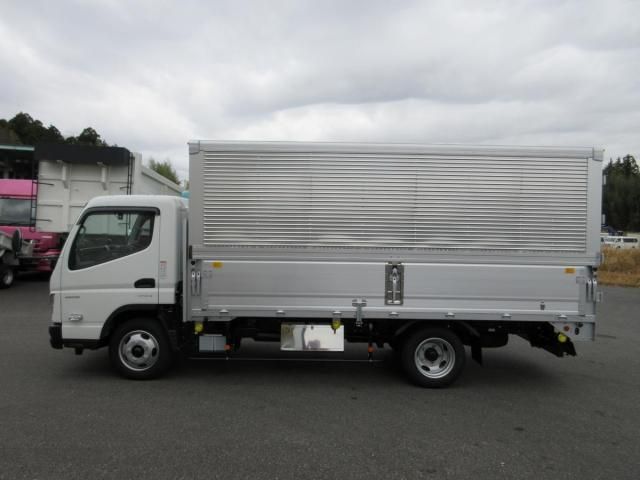 MITSUBISHI CANTER 2023