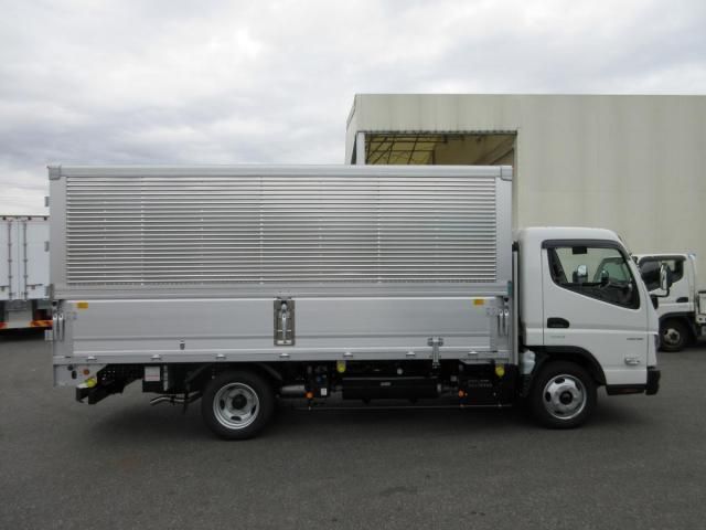 MITSUBISHI CANTER 2023