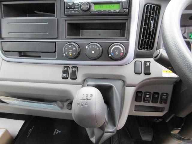 MITSUBISHI CANTER 2023