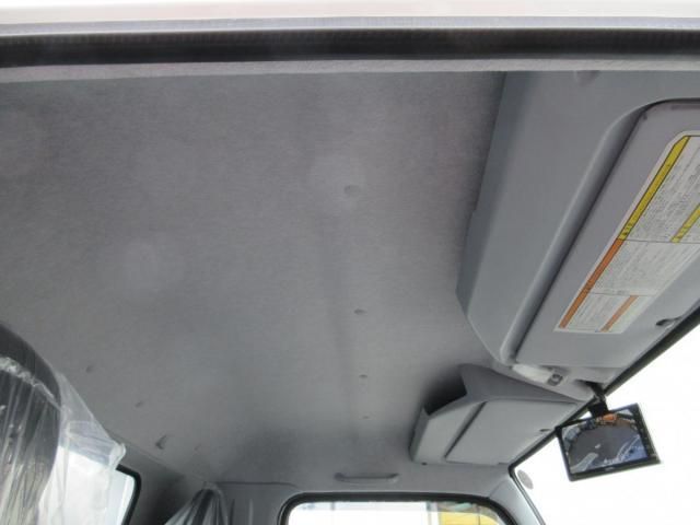 MITSUBISHI CANTER 2023