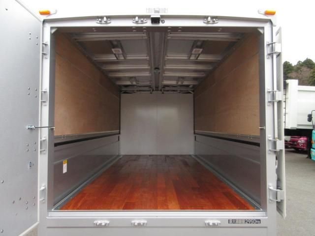 MITSUBISHI CANTER 2023