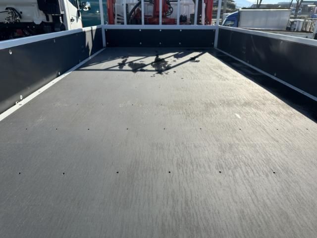 MITSUBISHI CANTER 2024