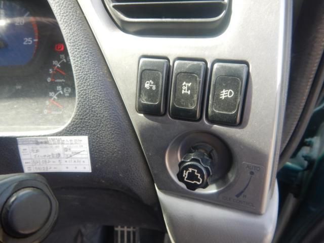 NISSAN DIESEL Quon 2014