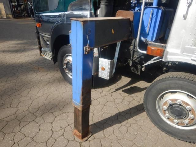 NISSAN DIESEL Quon 2014