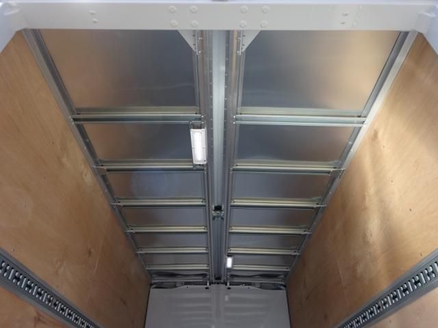 MITSUBISHI CANTER 2023