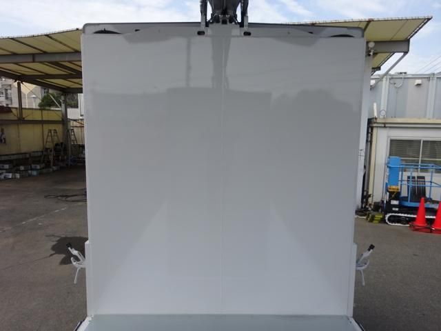 MITSUBISHI CANTER 2023