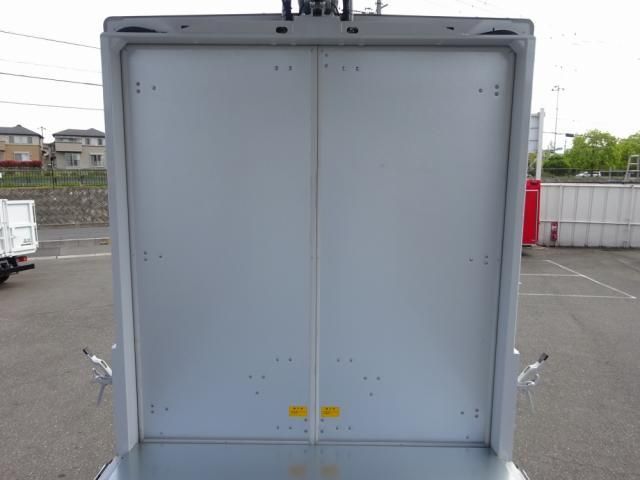 MITSUBISHI CANTER 2023