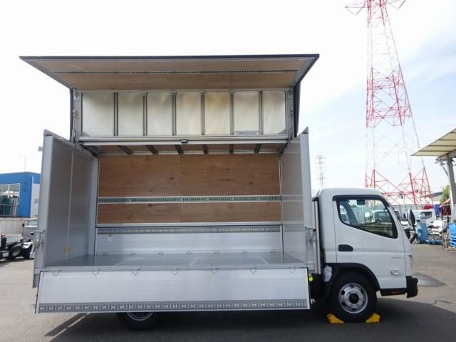 MITSUBISHI CANTER 2023