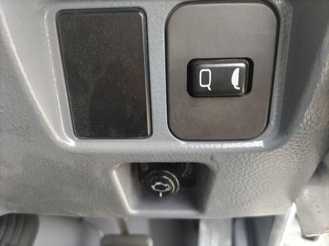 MITSUBISHI CANTER 2005