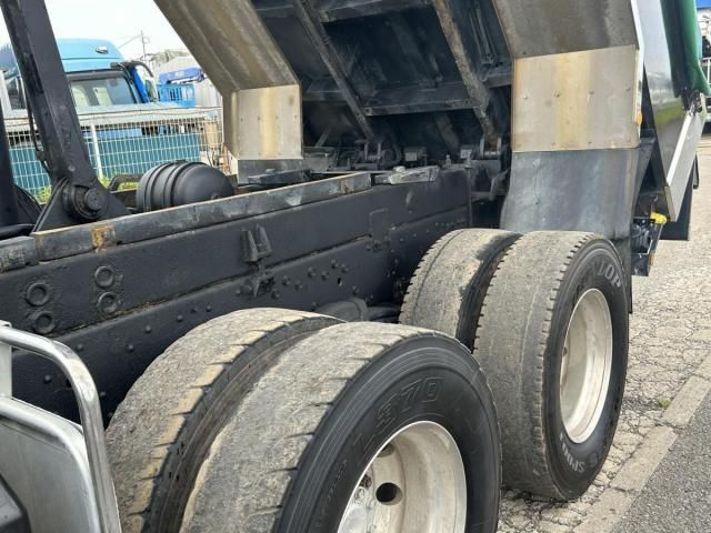 MITSUBISHI FUSOU SUPER GREAT 2013