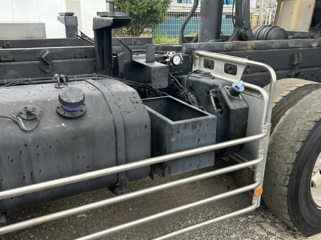 MITSUBISHI FUSOU SUPER GREAT 2013