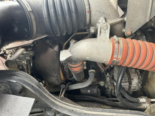 MITSUBISHI FUSOU SUPER GREAT 2013