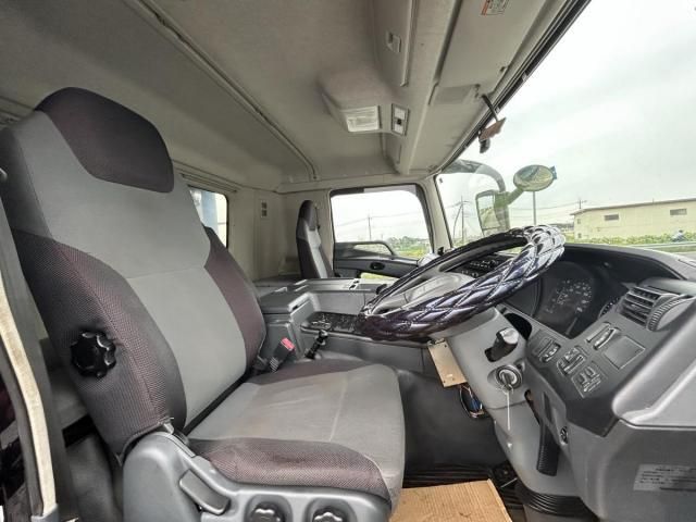 MITSUBISHI FUSOU SUPER GREAT 2013