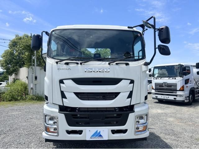 ISUZU GIGA 2024